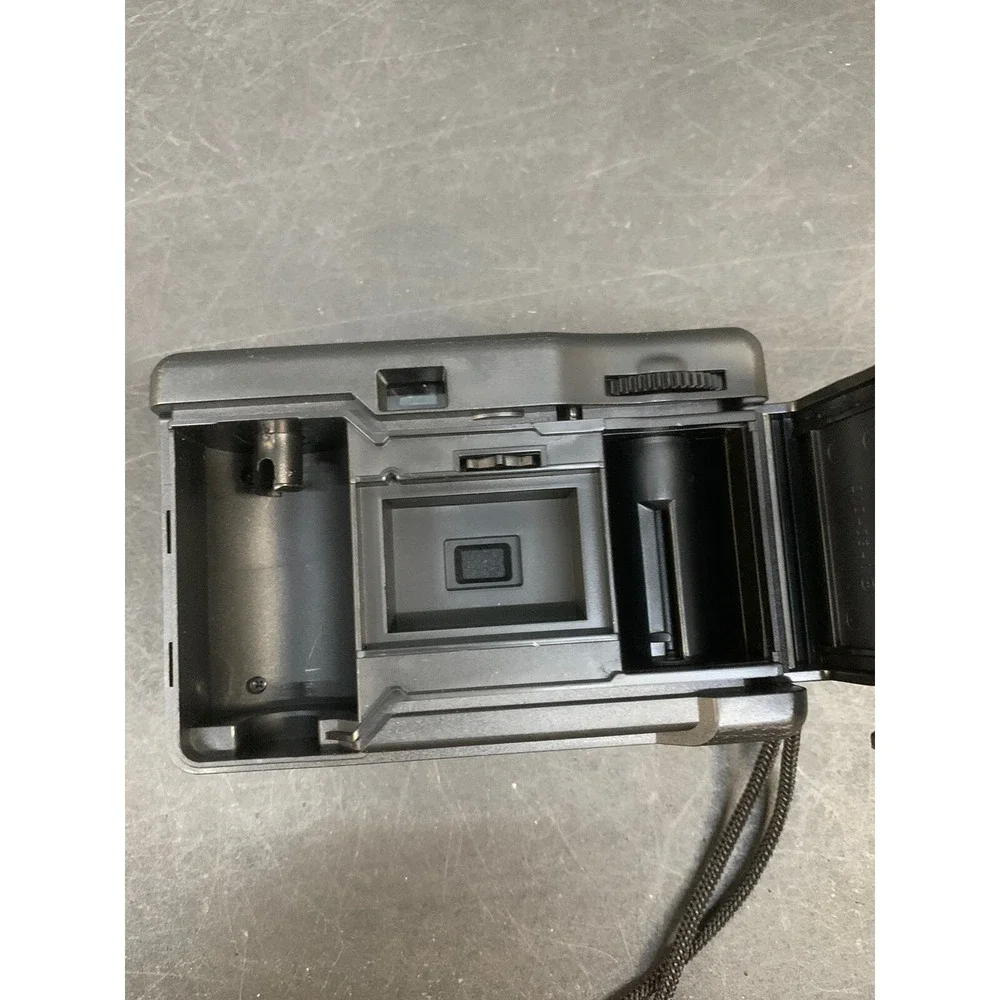 Bell & Howell 35mm Film Camera Focus Free 28mm Lens Point and Shoot Silver Black
